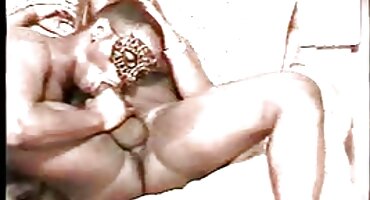 truyện sex luffy Lika b ngón tay cô sex bo ấy ướt lỗ giữa cô ấy chân.